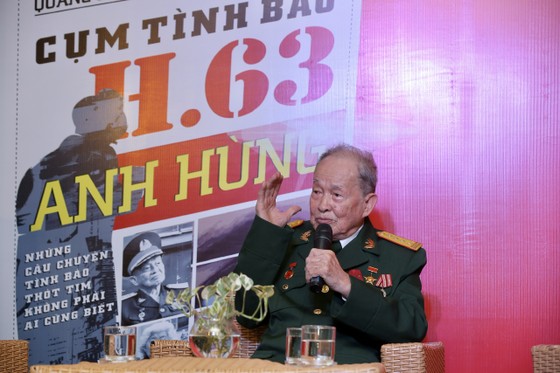 Đại tá Nguyễn Văn Tàu (Tư Cang), nguyên Cụm trưởng H.63 là người đóng vai trò quan trọng trong cuốn sách "Kể chuyện Cụm Tình báo H.63 anh hùng". Ảnh: DŨNG PHƯƠNG