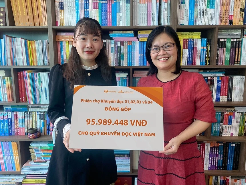 Bốn phiên chợ Khuyến đọc tổ chức trước đây đã đóng góp cho Quỹ Khuyến đọc tổng số tiền gần 96 triệu đồng. Ảnh: THB.