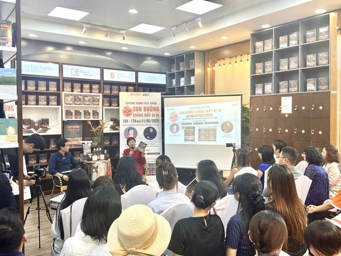 TS Phạm Thị Thúy thu hút người nghe bằng những câu chuyện, tình huống thực tế và hữu ích