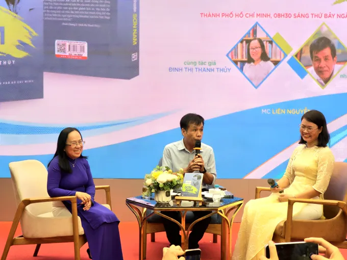 Ngoài tác giả Đinh Thị Thanh Thủy, khách mời của chương trình là nhà thơ, nhà báo Lê Minh Quốc